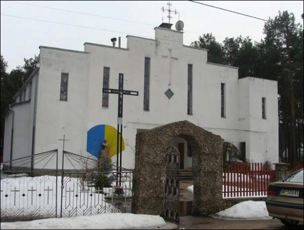 Navajelnia. Catholic church of the Sacred Heart of Jesus