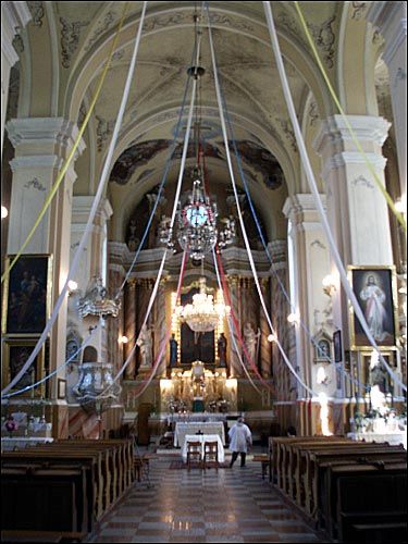 Lida |  Catholic church of the Exaltation of the Holy Cross. Nave