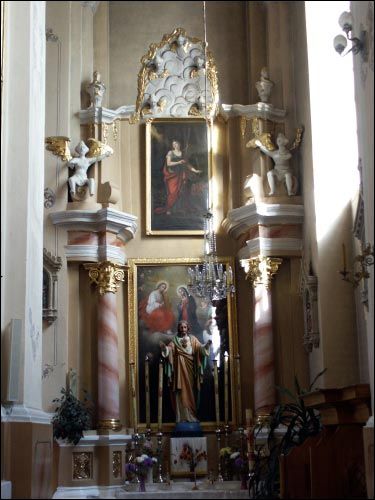  - Catholic church of the Exaltation of the Holy Cross. Side altar