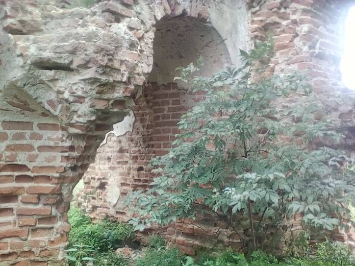  - Cerkiew (ruiny). 