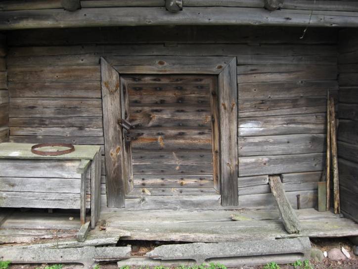  - В деревне . 