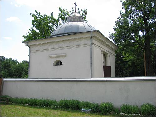  - Капліца Святых апосталаў Пятра й Паўла. 