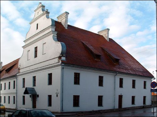  -  Górne miasto. Jeden z budynków klasztoru bazylianek (zrekonstruowany w latach 2000-2002)
