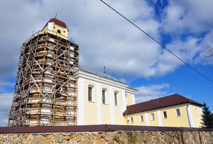 Крывічы. Касцёл Святога Андрэя Апостала і кляштар трынітарыяў