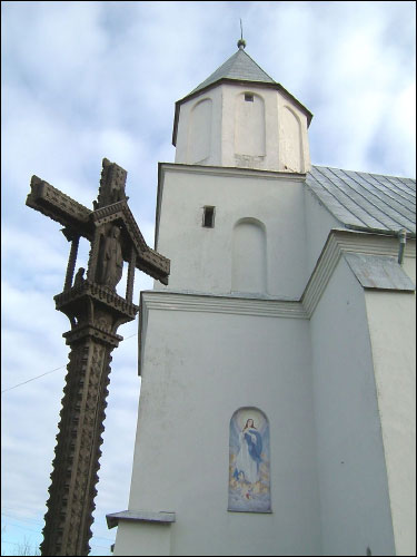  - Kościół Zwiastowania NMP. Fragment - wieża i krzyż
