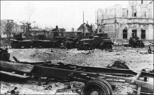  - Город на фотографиях времен 2-ой мировой войны . 