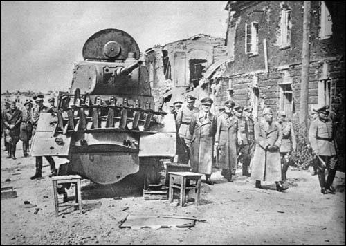  - Город на фотографиях времен 2-ой мировой войны . Гитлер и Муссолини в брестской крепости в 1941-м.