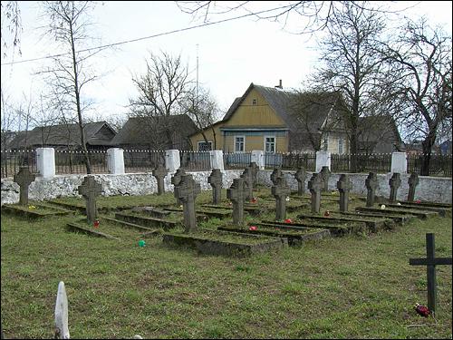 Dołhinów. Cmentarz żołnierzy poległych podczas I wojny Światowej i wojny 1920 r.