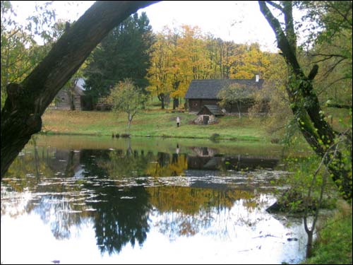  - Muzeum Janki Kupały. Sadzawka i siedziba