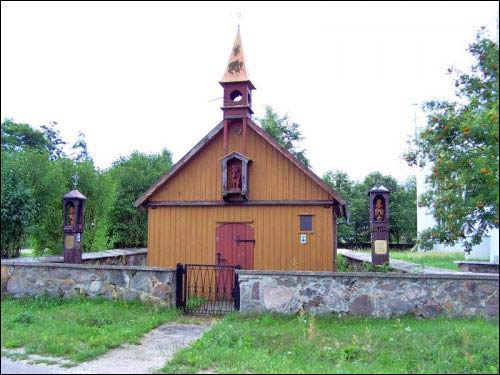 Pogorzałki.  Graveyard chapel 