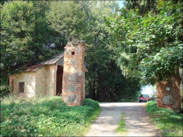 Арняны. Сядзібна-паркавы ансамбль 