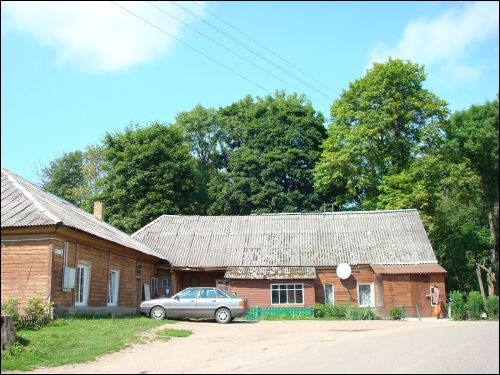 Raudondvaris. Manor 