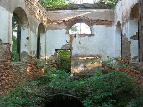  - Kaplica grobowa . Ruiny kaplicy