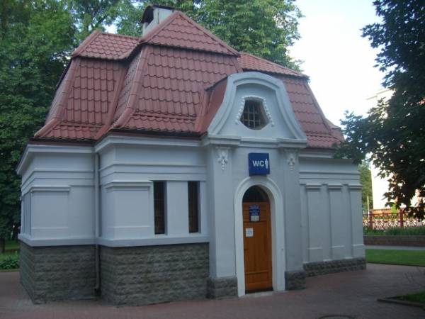  - Budynki zabytkowe . 