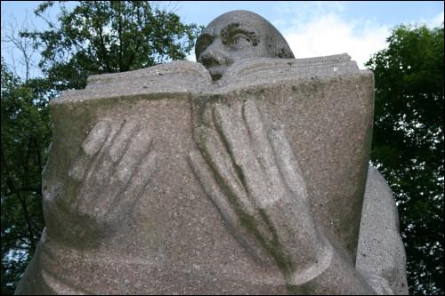  -  Память о Людвике Заменгофе. Памятник Людвику Заменгофу