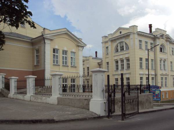Homiel. Historical buildings Kamisarova str.