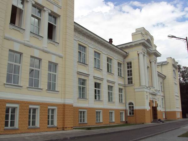 Homiel. Historical buildings Kamisarova str.