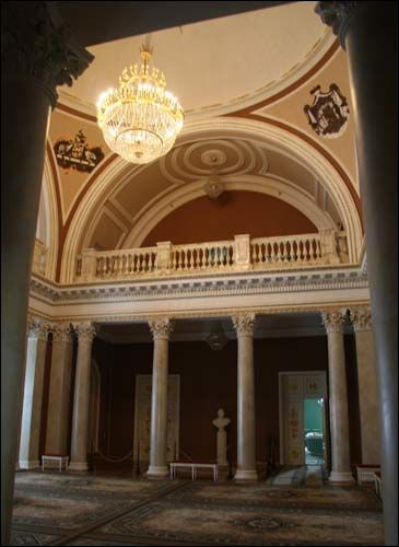  - Zespół pałacowo-parkowy Rumiancewów-Paskiewiczów. Wnętrze, hall główny, 05 2008