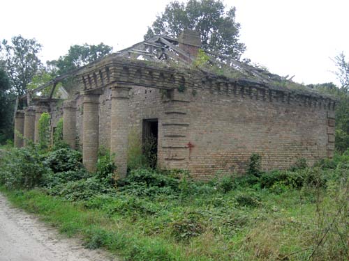 Glacier, the ruins Barysaŭščyna. Manor of Jastrzębski