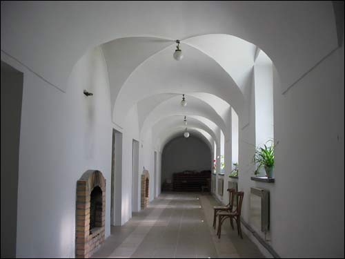  - Касцёл Святога Міхала Арханёла і кляштар цыстэрцыянак. Кляштар. Калідор