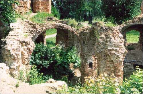 Halšany.  Castle of Sapieha, ruins