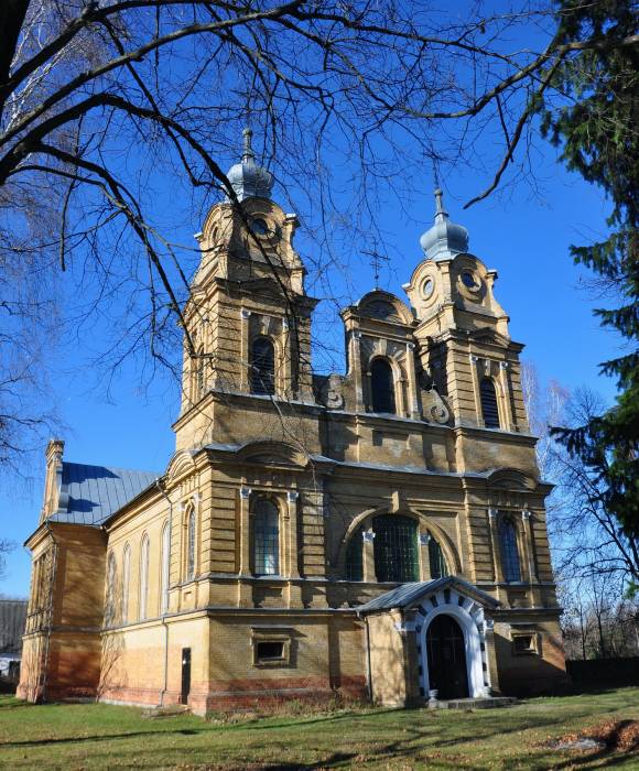 Dvarec. Catholic church of St. Anthony of Padua