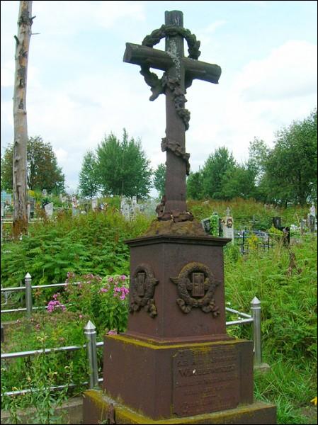 Dziatłava. Graveyard chapel 