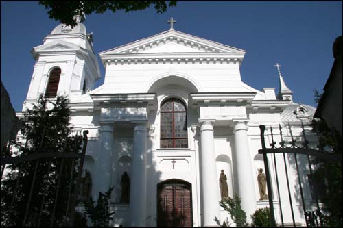  - Catholic church of the Holy Trinity. Main facade