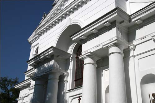  - Catholic church of the Holy Trinity. Main facade. Fragment