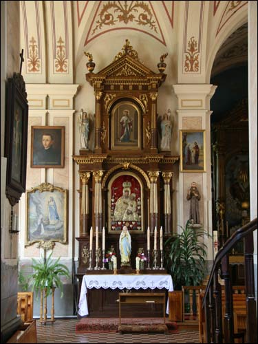  - Catholic church of the Holy Trinity. Side altar