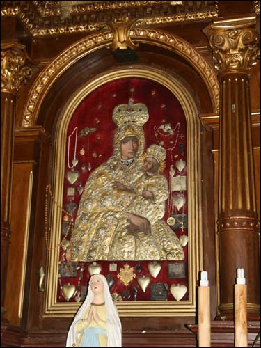  - Catholic church of the Holy Trinity. Side altar. Icon of Mary with Child