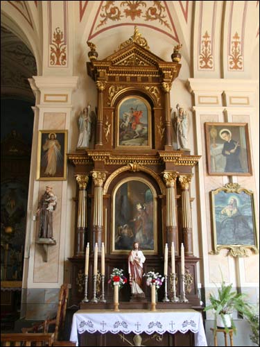  - Catholic church of the Holy Trinity. Side altar