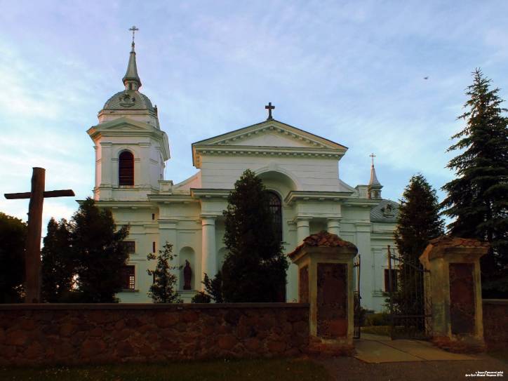 Indura. Kościół Św. Trójcy