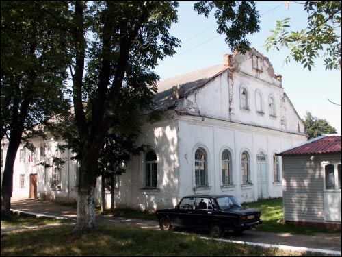  -  Synagogalny dwór. Fasada boczna