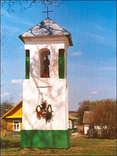 Kviatkoŭcy.  Road chapel 