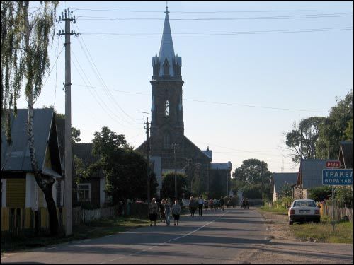  - Костёл Святого Казимира. Вид от дороги