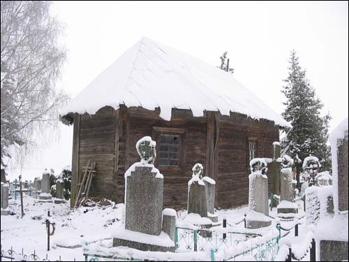  - cemetery Catholic. Chapel (was moved to the cemetery in Lipniszki from Zygmunciszki village in 1936)