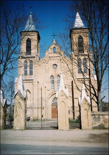 Traby. Kościół Narodzenia NMP