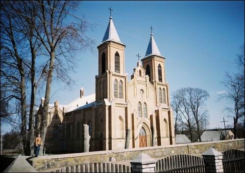 Traby. Kościół Narodzenia NMP