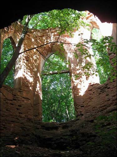 Serwecz. Kaplica grobowa Niesiołowskich