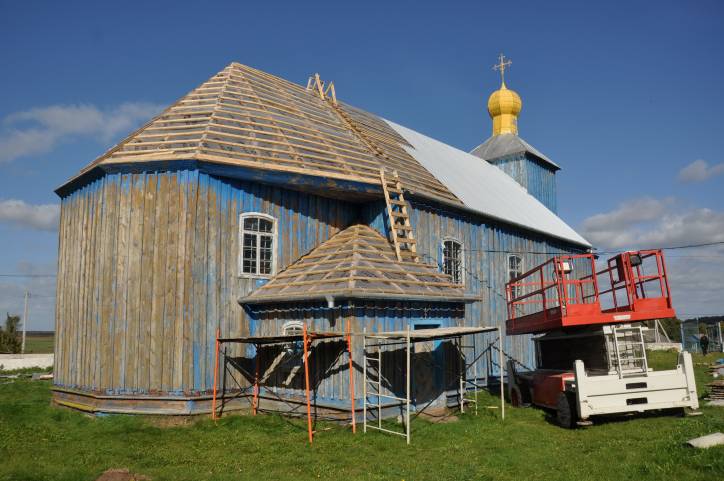 Царква Нараджэння Божай Маці Голдаве. Выгляд ад поўдня  - Царква Нараджэння Божай Маці. Выгляд ад поўдня