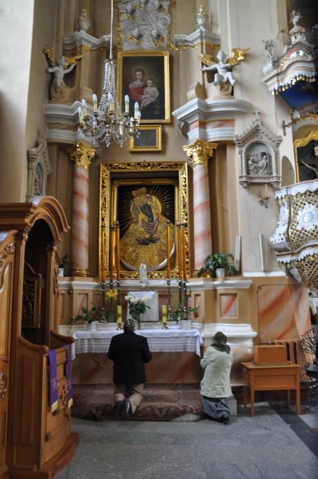  - Kościół Podwyższenia Krzyża Świętego. 