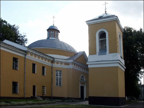  - Cerkiew Św. Michała Archanioła. Fragment fasady bocznej i dzwonnica