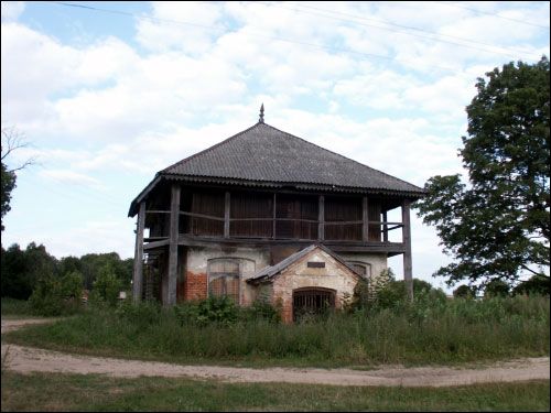  - Гаспадарчы двор Хадкевічаў. Лямус