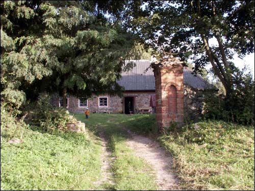  - Гаспадарчы двор Хадкевічаў. Гаспадарчы будынак. Выкарыстоўваецца пад жытло