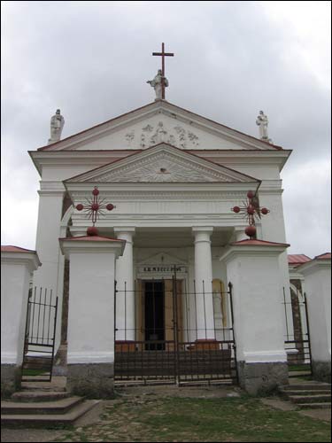  - Catholic church of the Assumption of the Blessed Virgin Mary. Gates