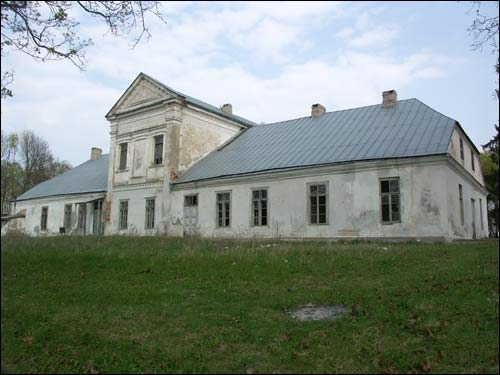  - Manor of Čačot (Czeczott). Exterior. View from the side of pond