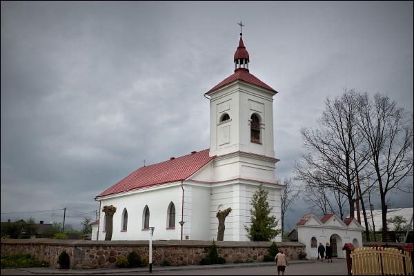 Zabałać. Catholic church of the Holy Trinity