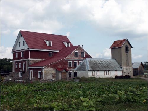  - Вуліцы мястэчка . Рэканструяваны будынак старога млына