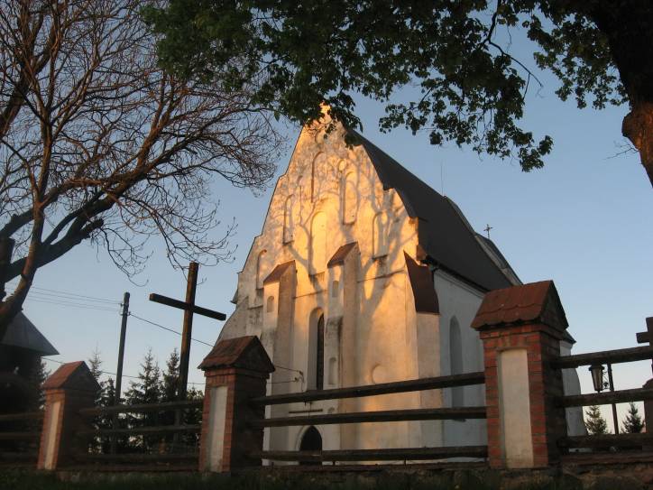 Ішкальдзь. Касцёл Святой Тройцы